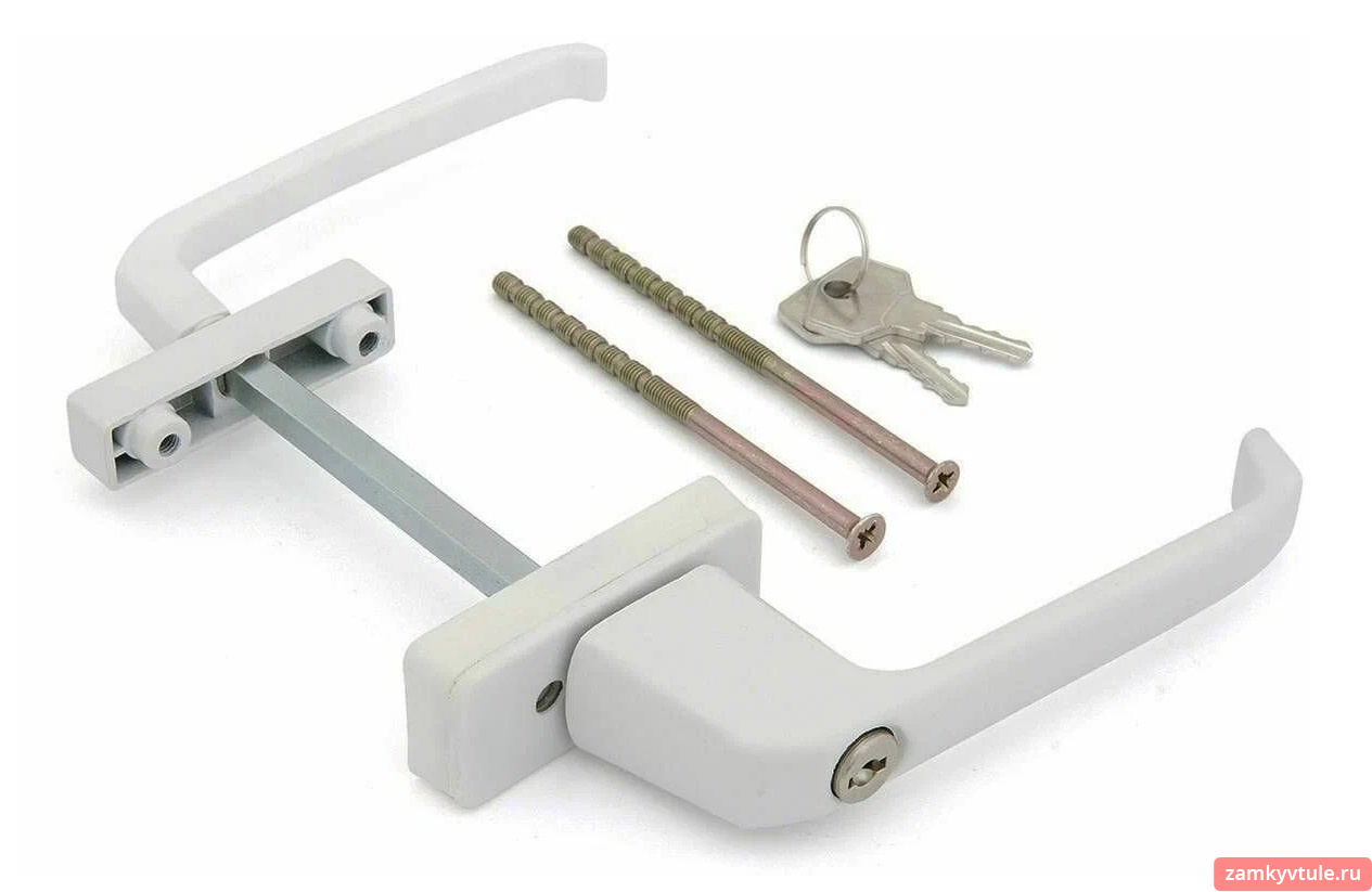 Ручка балконная двухсторонняя c ключом (белая)